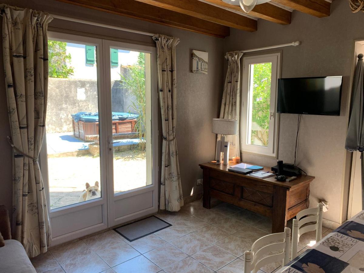 Maison De Pays Au Centre Du Village Saint-Martin-de-Ré Eksteriør bilde